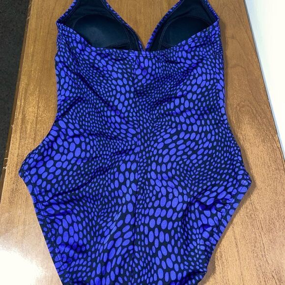 Speedo one piece bathing suit - Picture 3 of 5